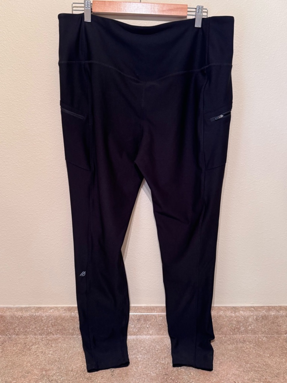 Eddie Bauer Women's Trail Tight Leggings - Size - XL - Picture 4 of 8